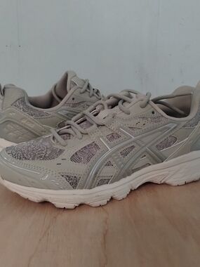 5M/6.5W ASICS Nunobiki Dried Leaf Neutral Running Shoes Light Olive